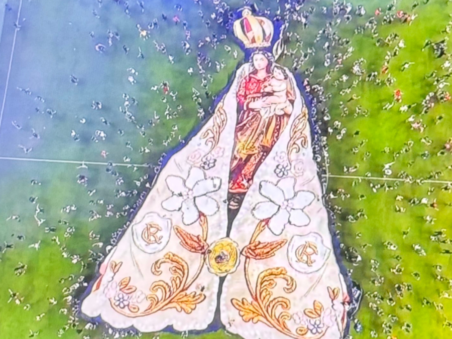 Imagem de Nossa Senhora de Nazaré é estendida no Mangueirão na festa do acesso do Remo à Série A