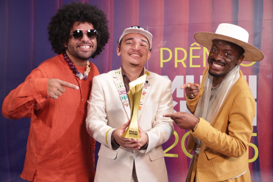 Dominguinho vence “Capa do Ano” e “Forró/Piseiro do Ano” no Multishow; trio faz show em Belém em janeiro