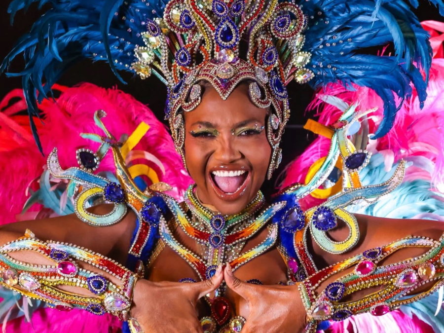 Gaby Amarantos arrasta multidão no primeiro dia do CarnaBelém 2026