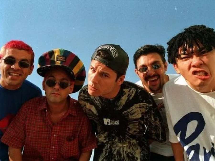 Integrantes dos Mamonas Assassinas serão cremados 30 anos após tragédia aérea