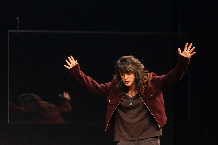 “Robôs falham, mas quem sofre é o humano”, afirma Bianca Bin ao Portal Viggo