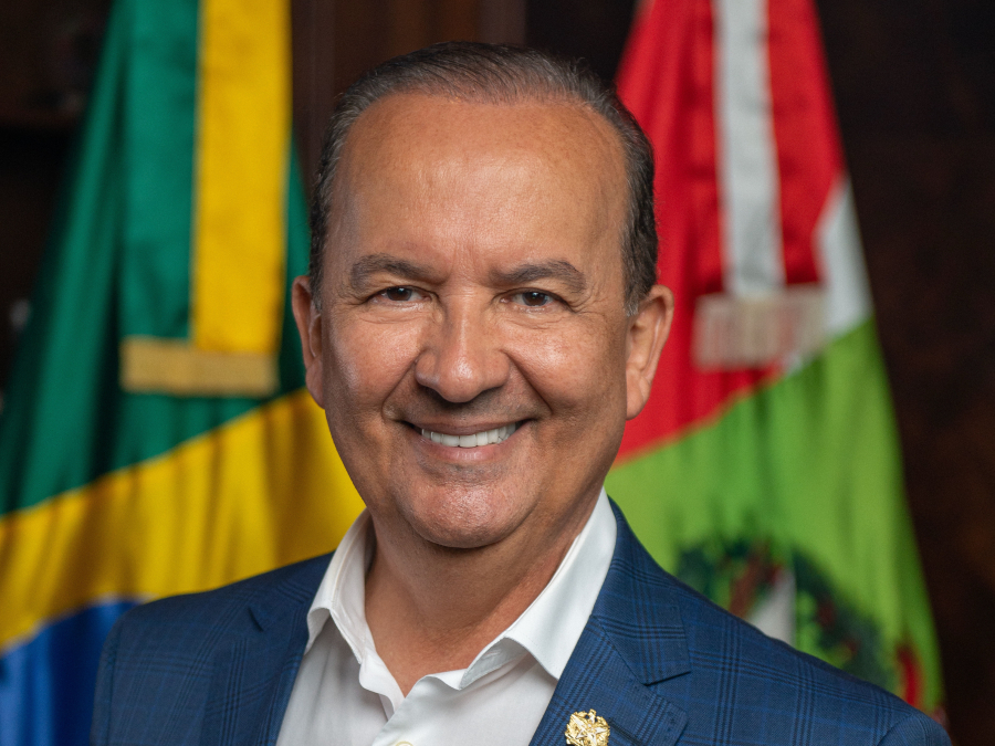 Governador de Santa Catarina que tentará reeleição defende fim da reeleição no Brasil