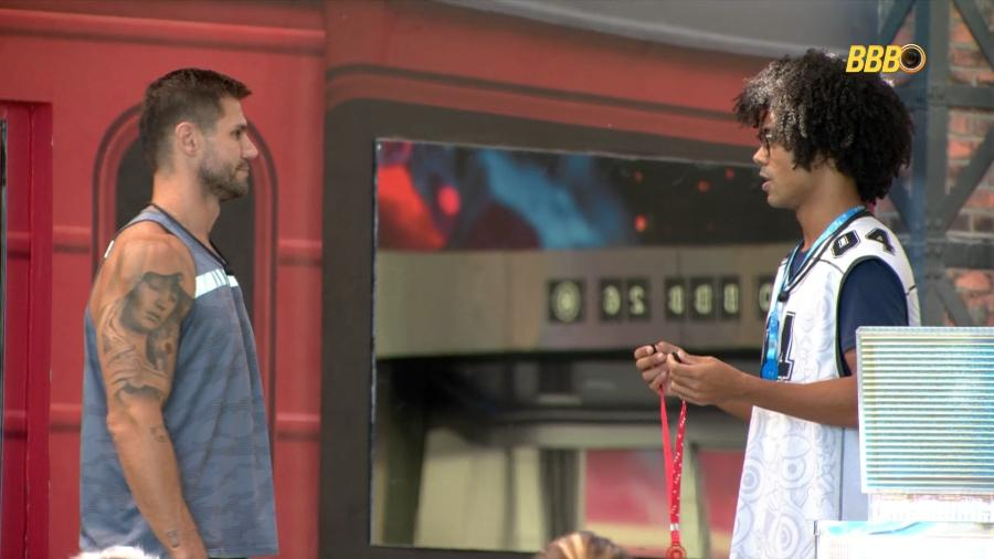 Breno diz que Jonas peidou na sua cara e expõe situação