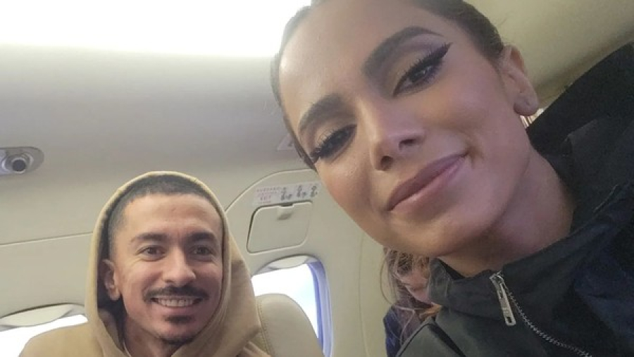 Anitta relata que irmão está detido em aeroporto de Paris e pede ajuda
