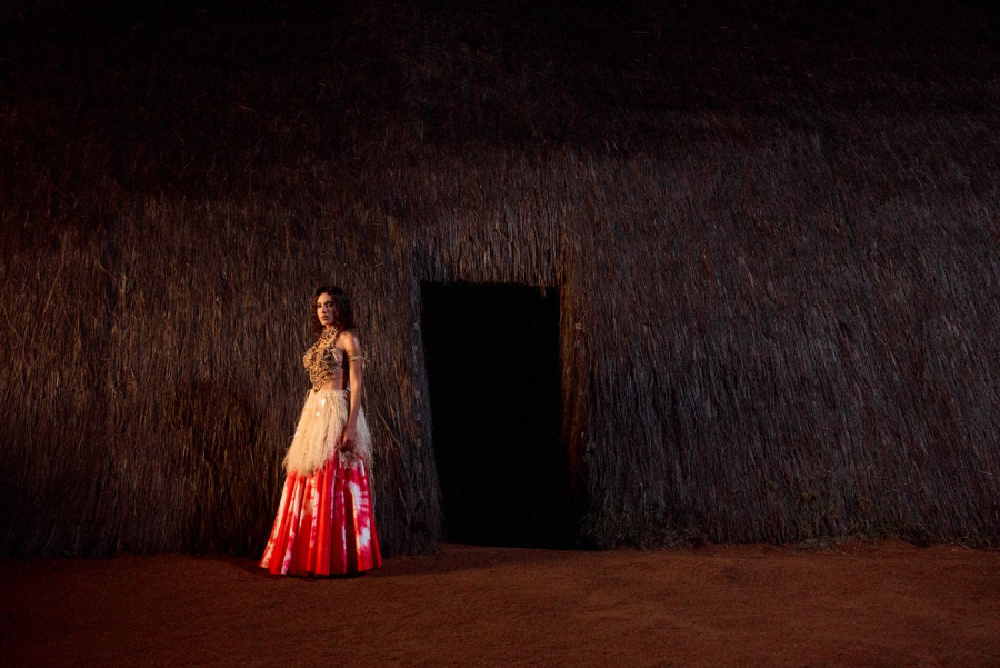 Com fé, raiz e funk: Anitta lança o álbum mais confessional da carreira