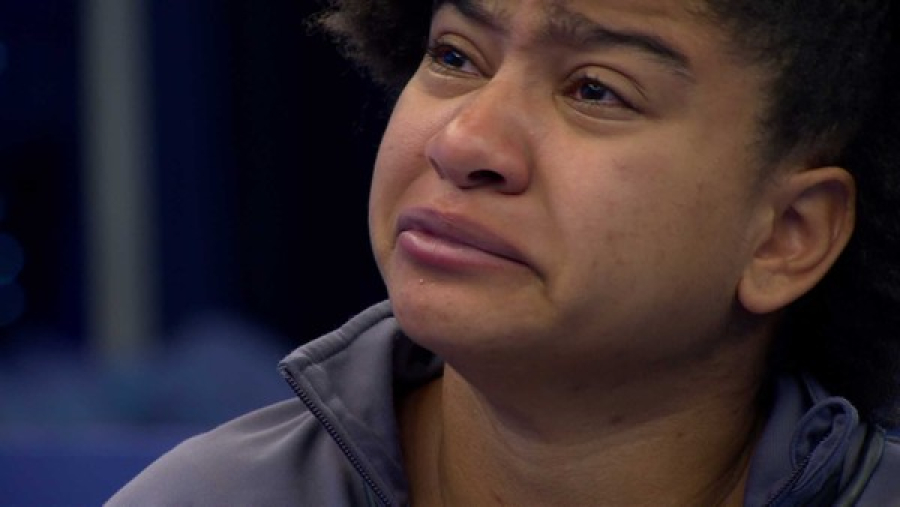 Milena se emociona ao acordar em seu último dia no BBB e faz desabafo sincero