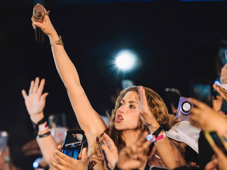 Acessível! Shakira fala português, autoriza uso da imagem, escreve artigo e engaja brasileiros antes do show em Copacabana
