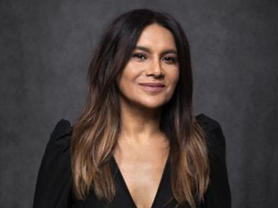Dira Paes relembra trajetória “de degrau a degrau” ao receber homenagem da UFPA