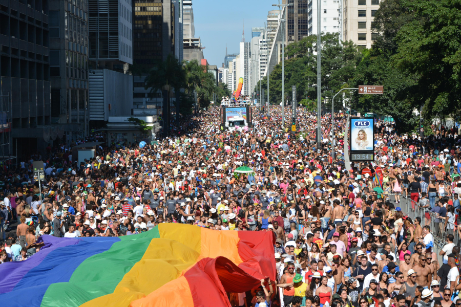 Parada LGBT+ de São Paulo enfrenta queda de 60% nos patrocinadores em 2026