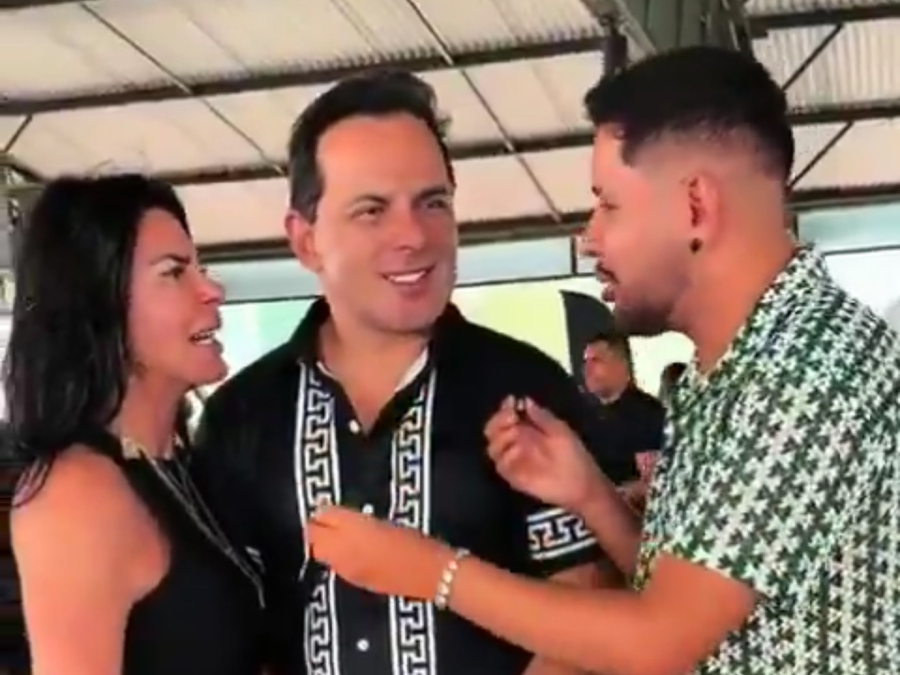 Influenciador que não é jornalista erra pronome de Thammy Miranda e faz pergunta desatualizada a Gretchen durante entrevista no Festival da Cunhã