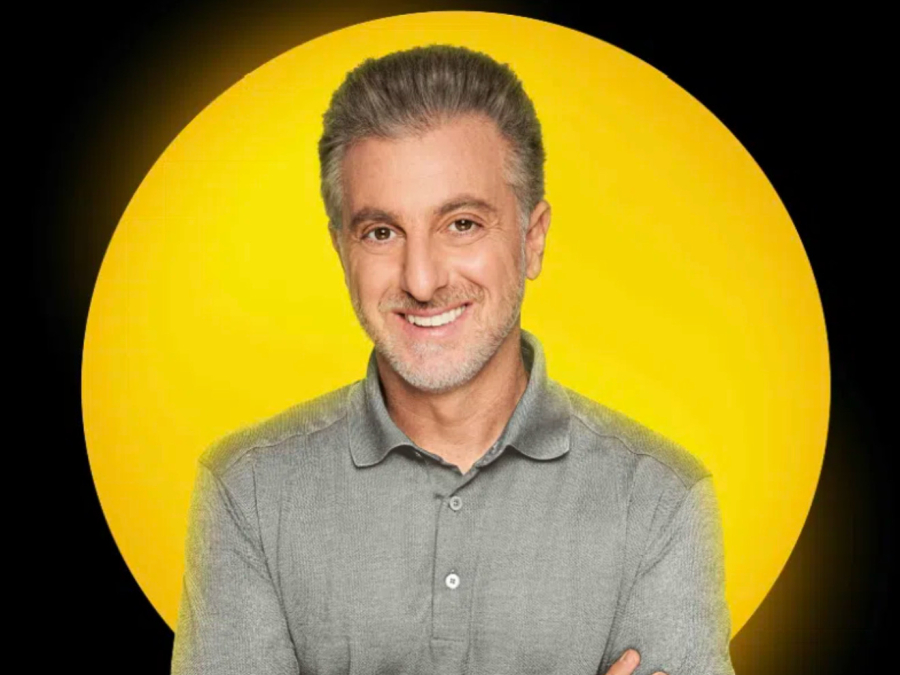 Luciano Huck se pronuncia após repercussão sobre Bolsa Família: “Não sou contra programas de proteção social”