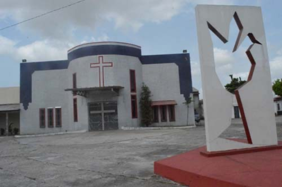 Comunidade católica denuncia bloqueio de acesso à igreja em Ananindeua
