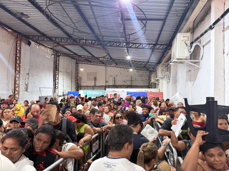 Ventiladores a R$ 60 e air fryer a R$ 10 atraem multidão para inauguração em Belém