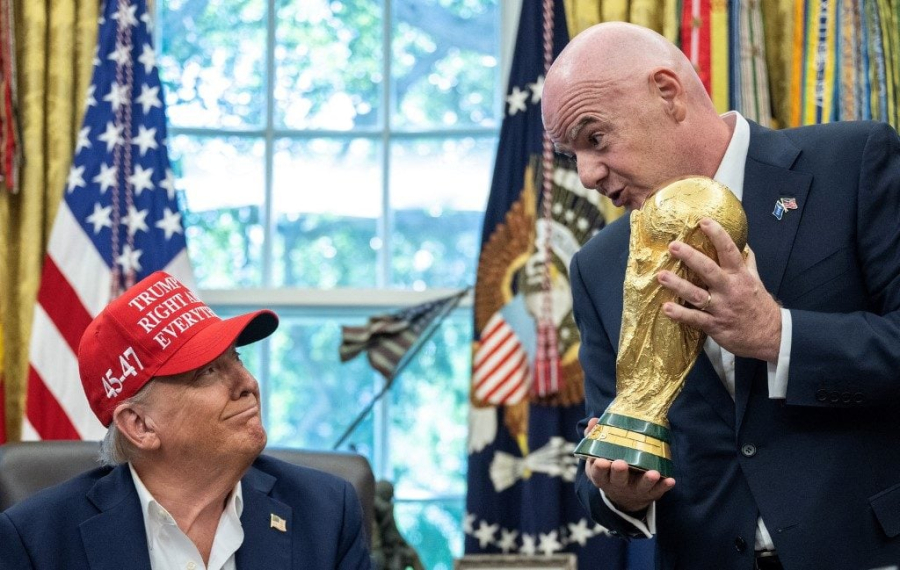 Trump assume interferência em decisão da FIFA sobre cartão vermelho de jogador americano
