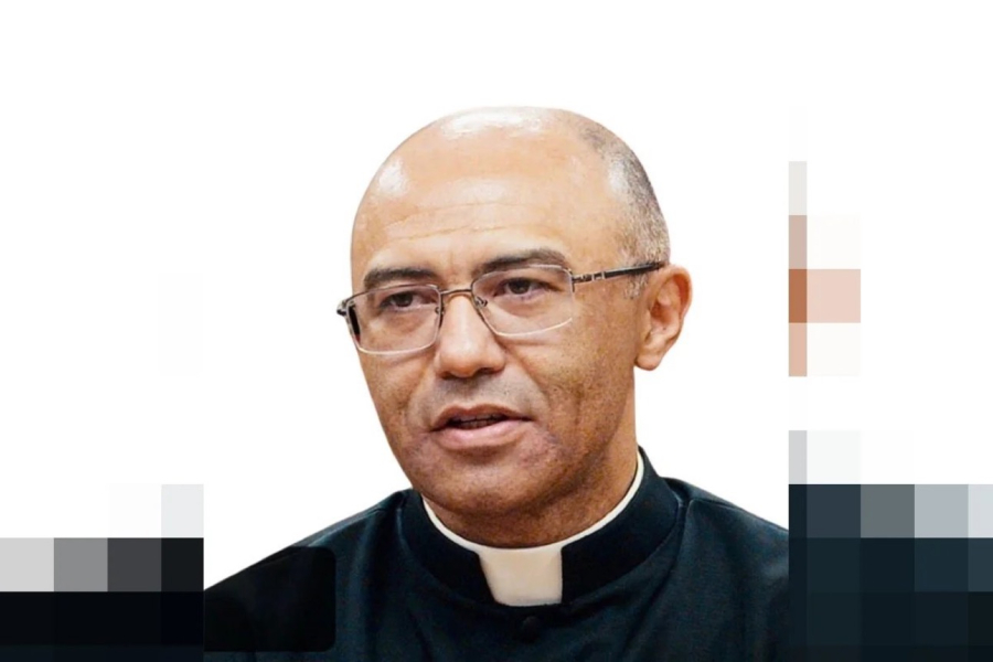 Padre e comunidade católica são excomungados após adesão à Fraternidade São Pio X, grupo em conflito com o Vaticano