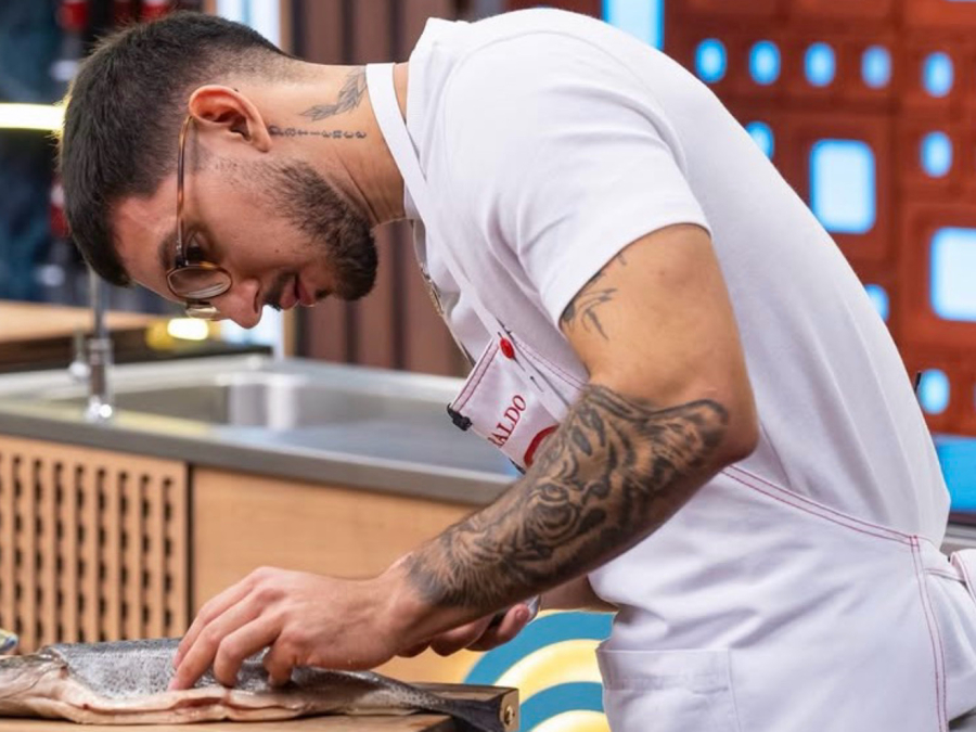 Chamado de “Homem Tucupi” por Erick Jacquin, paraense escapa da eliminação e segue no MasterChef