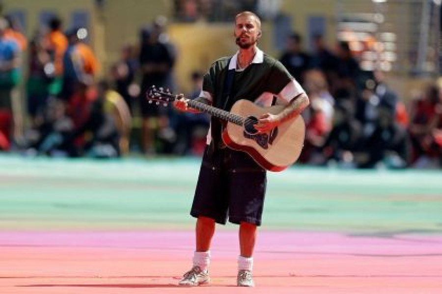 Justin Bieber leva fé e gratidão ao palco da final da Copa do Mundo