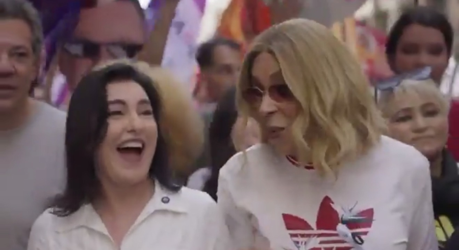 Simone Tebet diz a Erika Hilton que aprendeu a “bater leque” durante caminhada em São Paulo