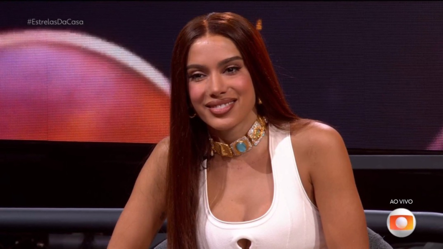 Anitta rouba a cena na estreia de Estrelas da Casa com sinceridade e alfinetadas