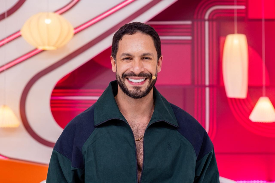 Rainer Cadete estreia primeiro show solo com releituras de clássicos da MPB em São Paulo