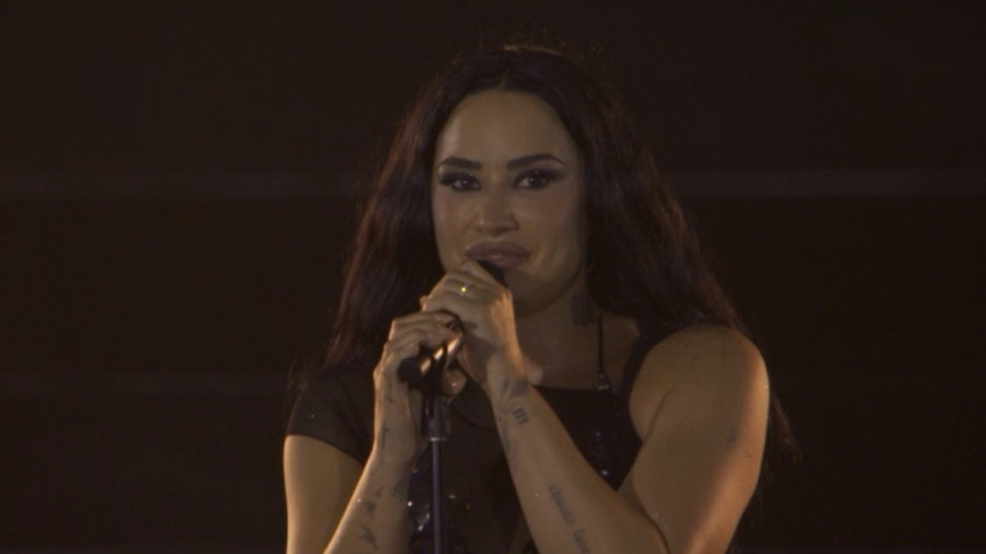 Demi Lovato aposta em pop dançante e celebra relação com fãs brasileiros no Rock in Rio
