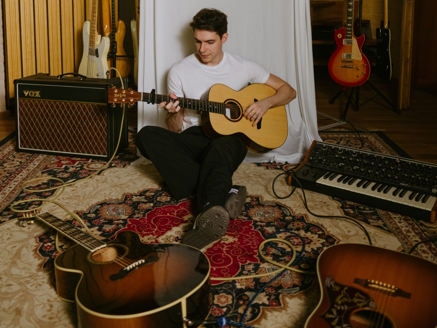 De São Gonçalo ao Latin GRAMMY: Marco Baptista celebra indicação com álbum ‘Marco’