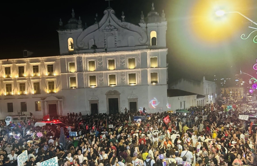 Auto do Círio leva multidão ao Centro Histórico de Belém na noite de sexta\-feira