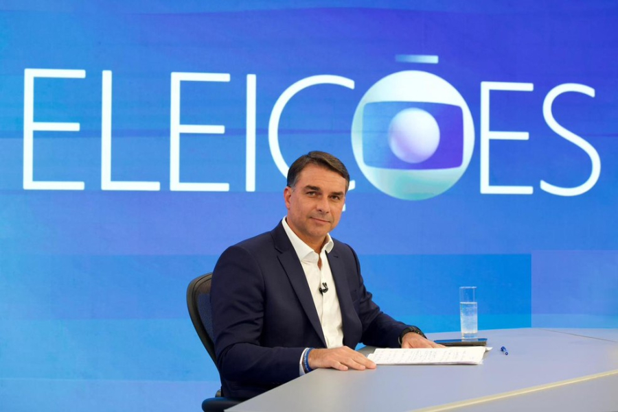 Flávio Bolsonaro almoça com cúpula da Globo antes de sabatina; Lula não recebeu convite