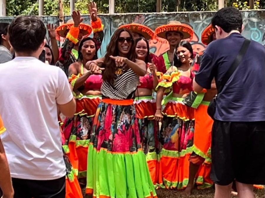 Anitta visita associação de produtores rurais em Santo Antônio do Tauá, no Pará