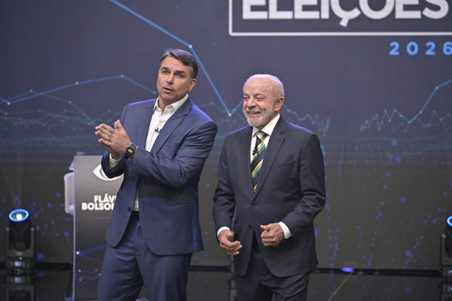 Flávio Bolsonaro impõe condições para quebra de sigilos, Lula aceita todas e internautas questionam: “E agora, Flávio?”