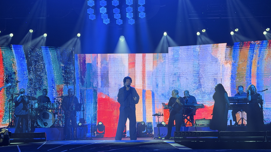 Djavan reúne fãs em Belém com turnê que celebra 50 anos de carreira
