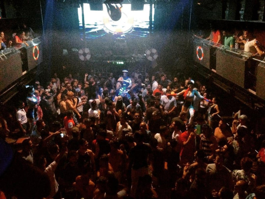 Jornalista afirma ter sido intimidado em balada LGBTQIA+ de Florianópolis por usar bandeira de Lula