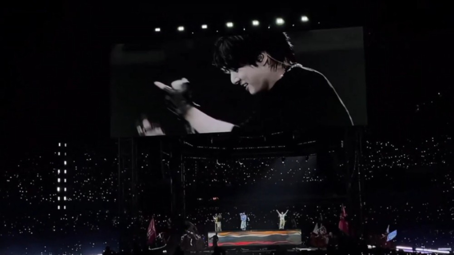Fãs do BTS cantam “olê, olê, olê, olá, Lula, Lula” e “Bolsonaro é louco e eu sou Lula” durante show em São Paulo